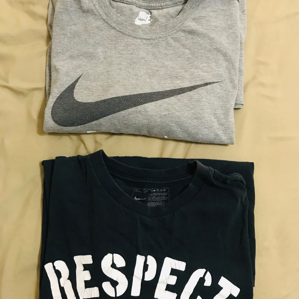 Bundle of two Nike shirts